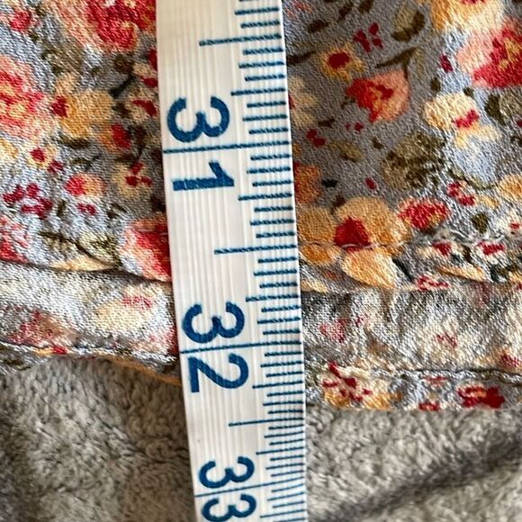 American Eagle Womens Floral Romper Shorts Wrap Short Sleeve Multicolor‎ Medium - Picture 9 of 9